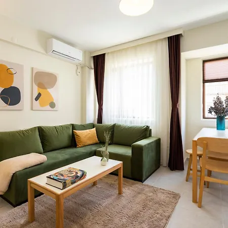 Apartamento 2 Bedroom W. Balcony & Elevator @ Cihangir No:4