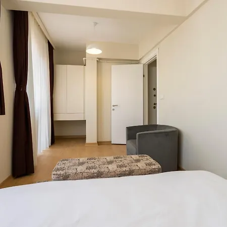 2 Bedroom W. Balcony & Elevator @ Cihangir No:4 * Estambul