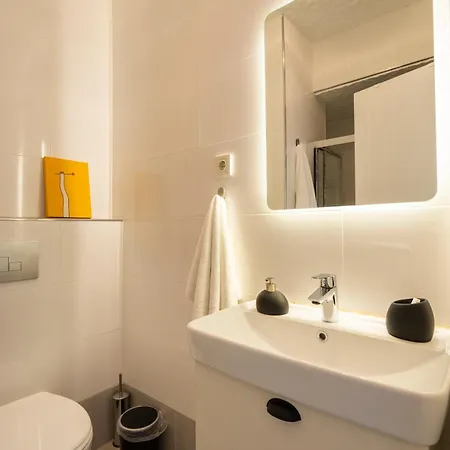 2 Bedroom W. Balcony & Elevator @ Cihangir No:4 Apartamento *